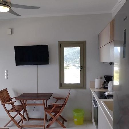 Climbers' Nest 'With Sea And Rock Views And Private Pool' Apartment Kamari  Ngoại thất bức ảnh
