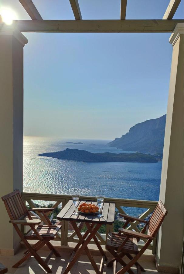 Climbers' Nest 'With Sea And Rock Views And Private Pool' Apartment Kamari  Ngoại thất bức ảnh